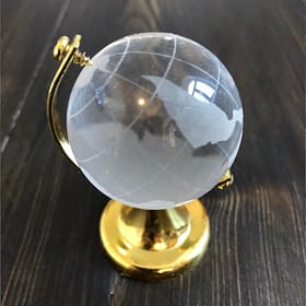 Хрустальный глобус с золотым основанием